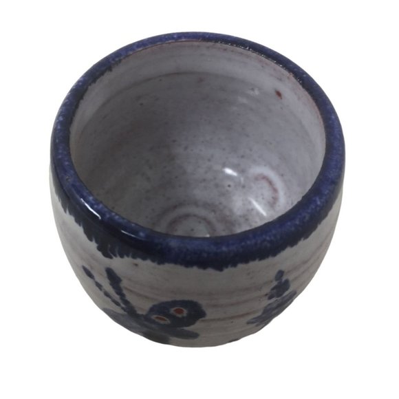 Small Miniature Blue/White Cup with Butterfly & Flower Pattern - Picture 3 of 9